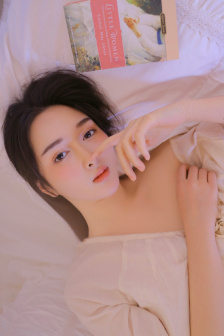 小向まな美